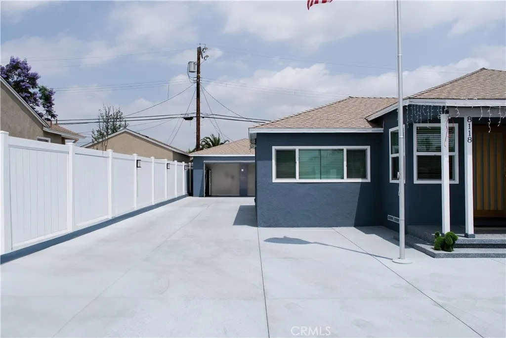 8118 Gentry Avenue, North Hollywood, California 91605 home-pic-8